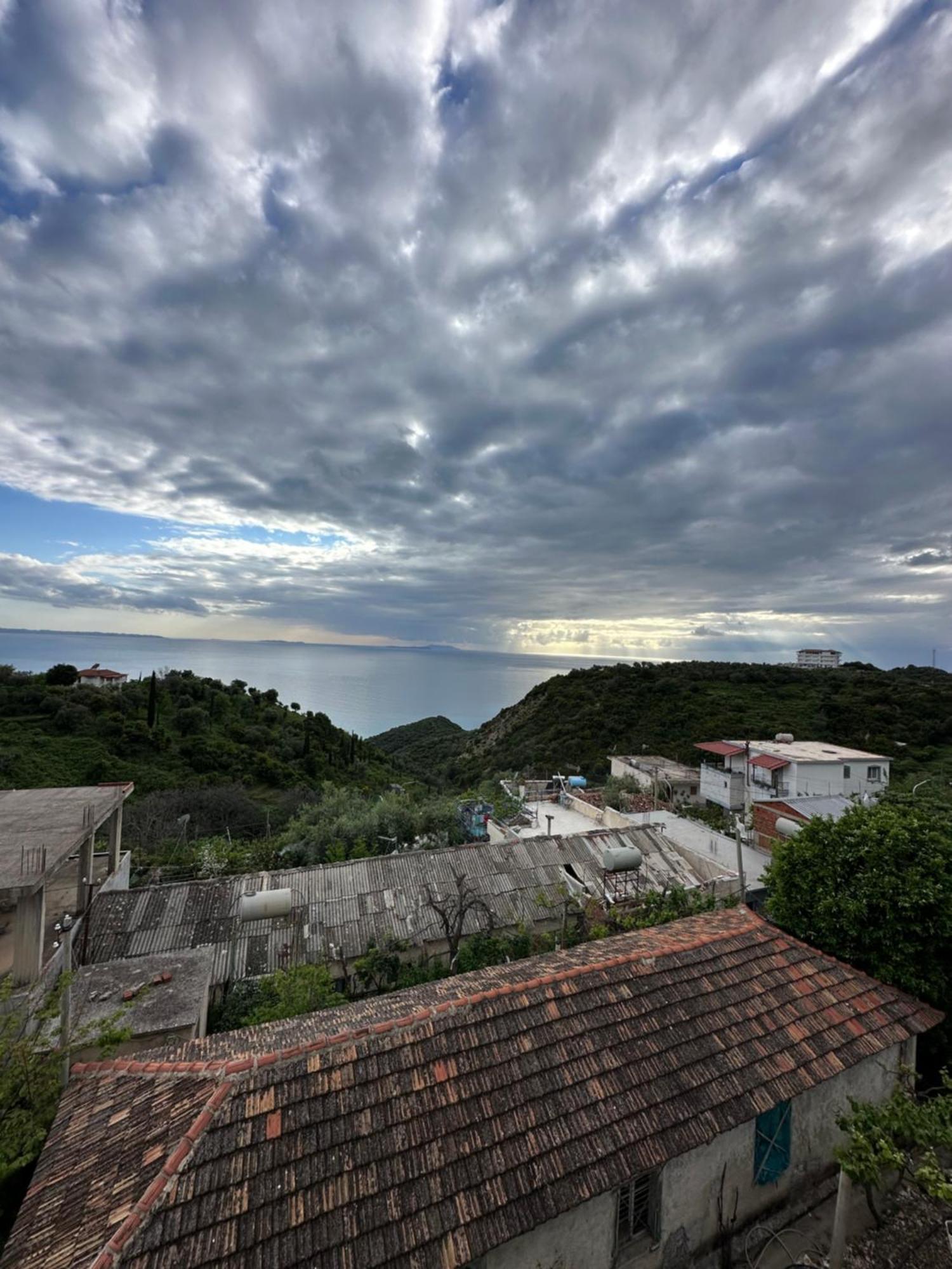 Selami Sea View Apartments Lukovë Esterno foto
