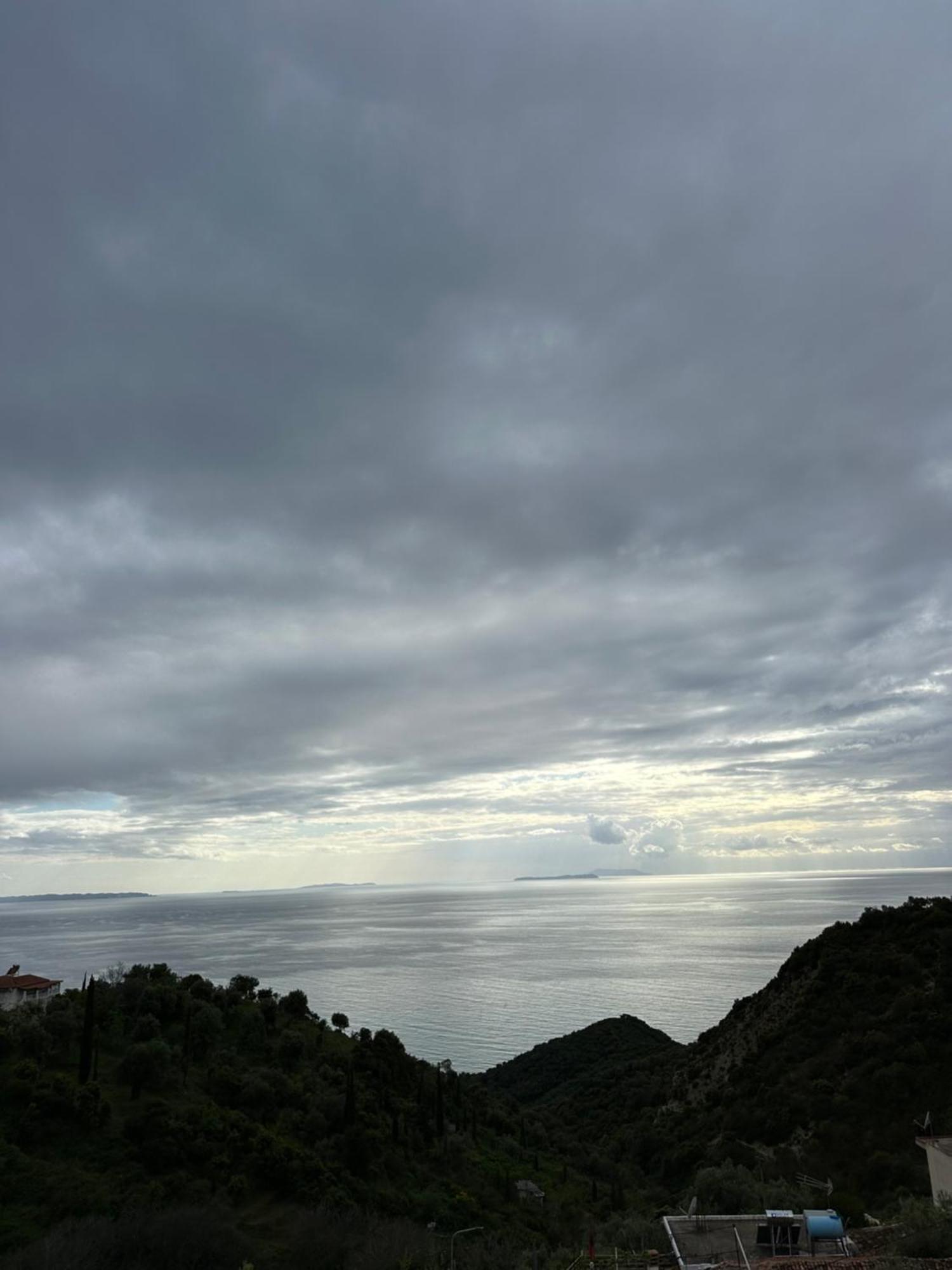 Selami Sea View Apartments Lukovë Esterno foto