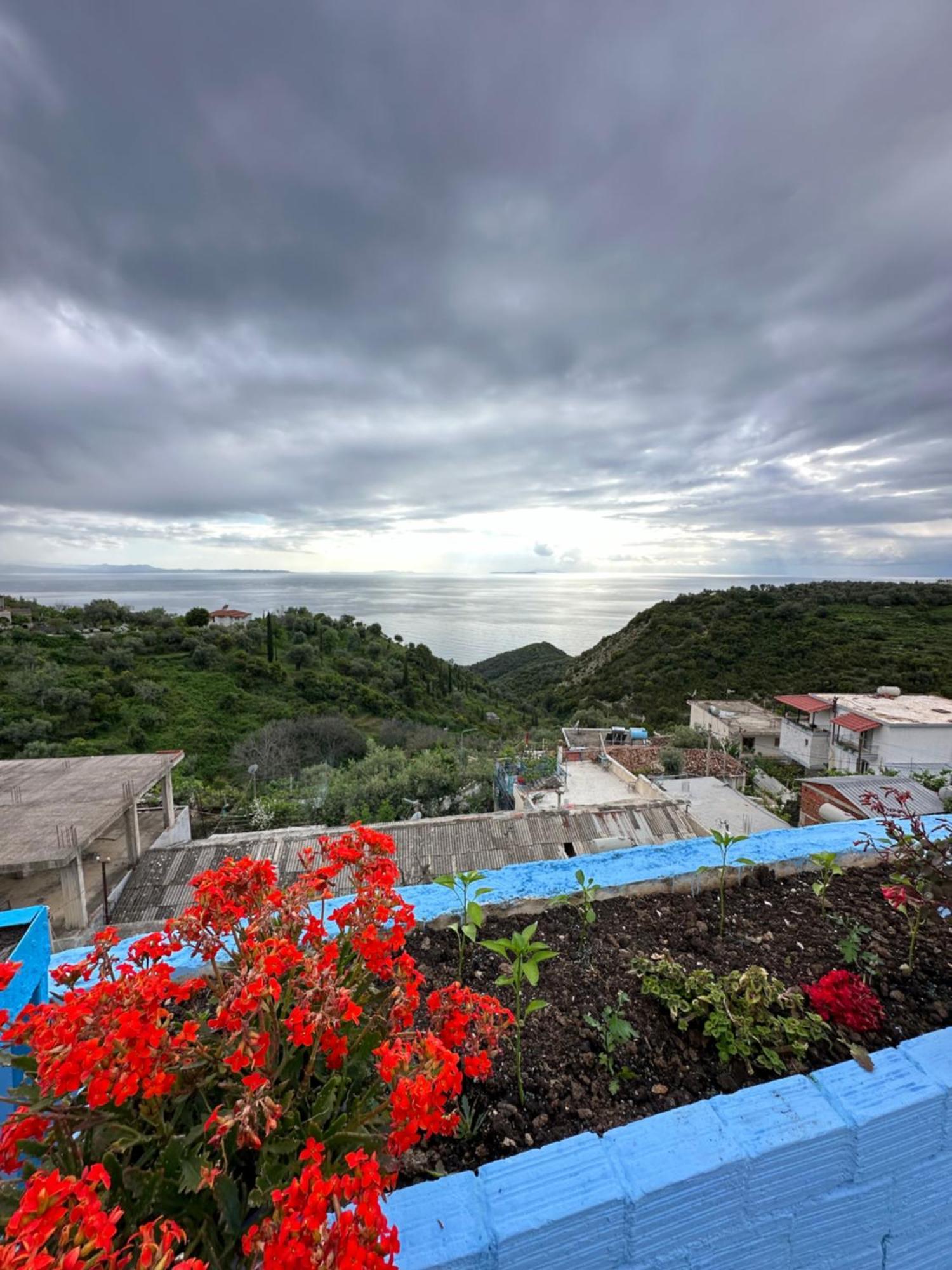 Selami Sea View Apartments Lukovë Esterno foto